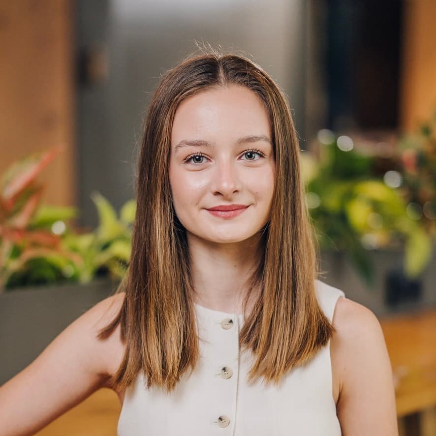 Lora, designer and developer behind Studio Kanch